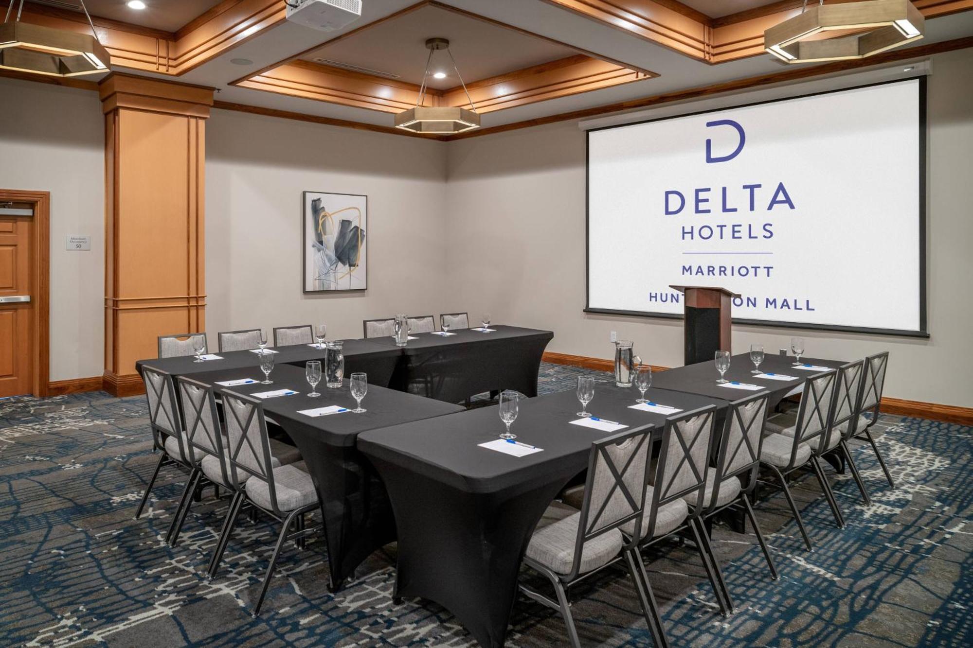 Delta Hotels By Marriott Huntington Mall Barboursville Exterior foto